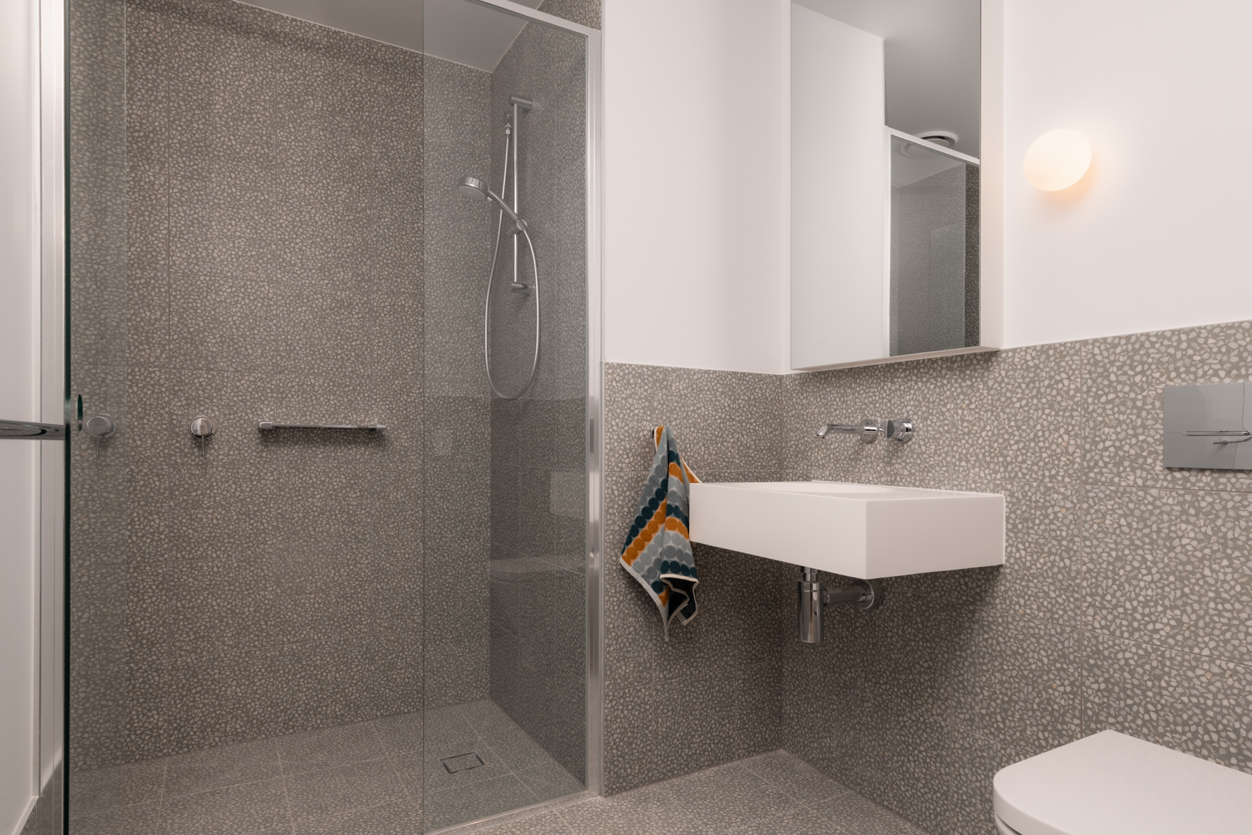 1200Px Short Edge Tony Evans Haiku Sth Yarra 20250402 013 EP10447 3 (1)