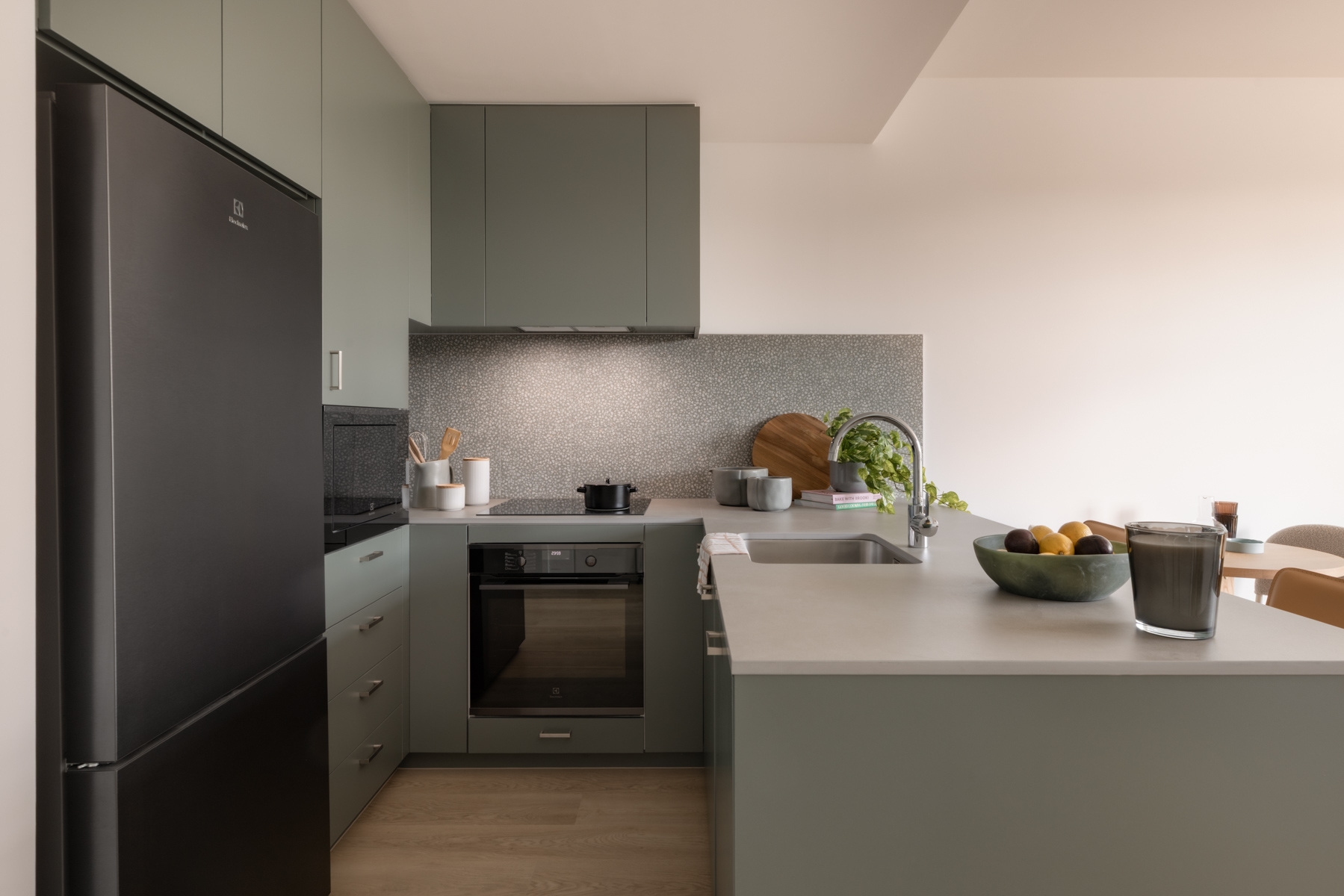 1200Px Short Edge Tony Evans Haiku Sth Yarra 20250403 002 EP11383