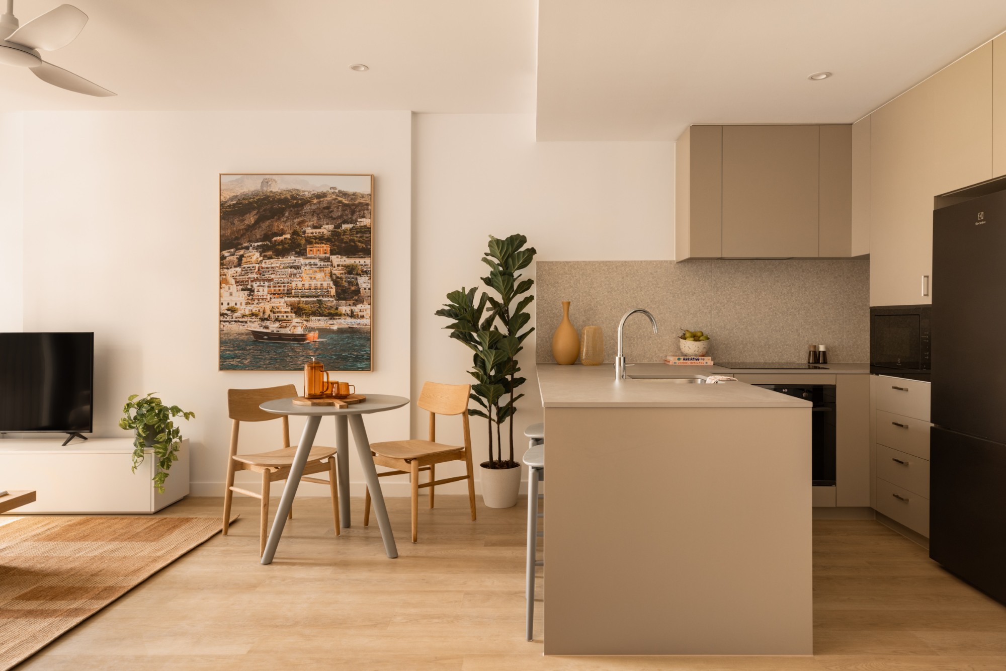 Classic Studio Image 2 Kitchen Dining Area